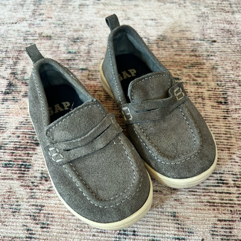 GAP Kids Gray Suede Loafers Toddler size 7